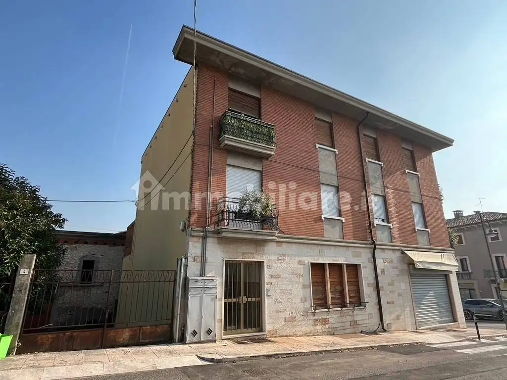 Palazzo - Edificio in vendita a Fumane