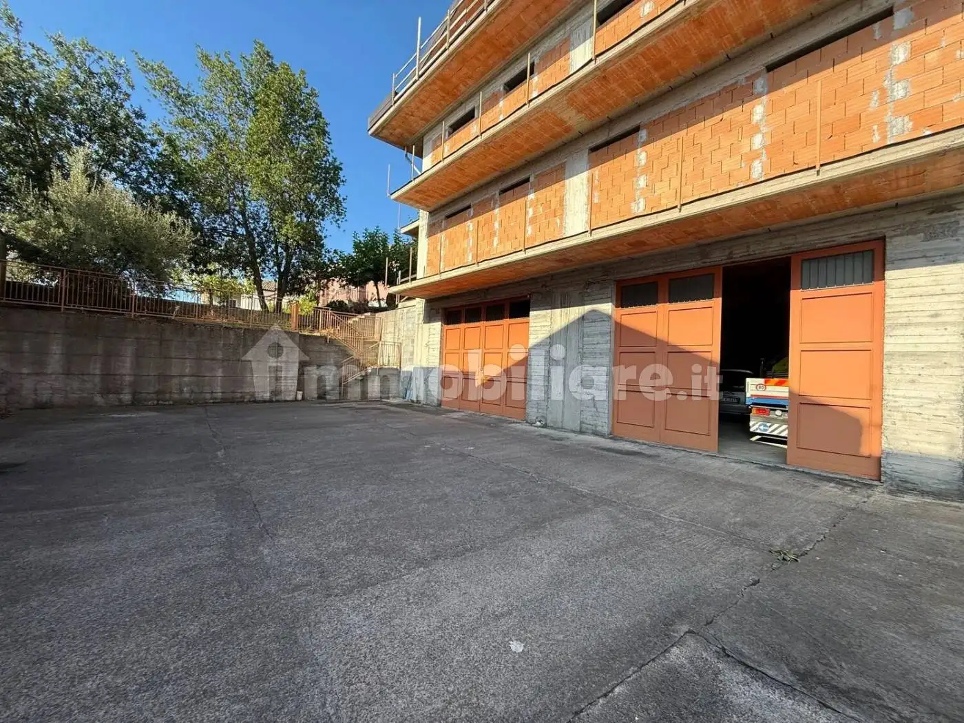 Palazzo - Edificio in vendita a Zafferana Etnea