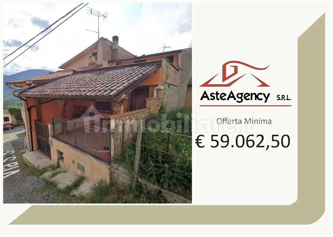 Casa indipendente in asta a L'Aquila