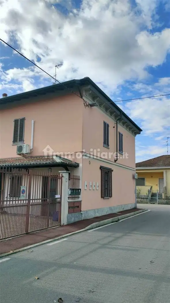 Appartamento in vendita a Brembio