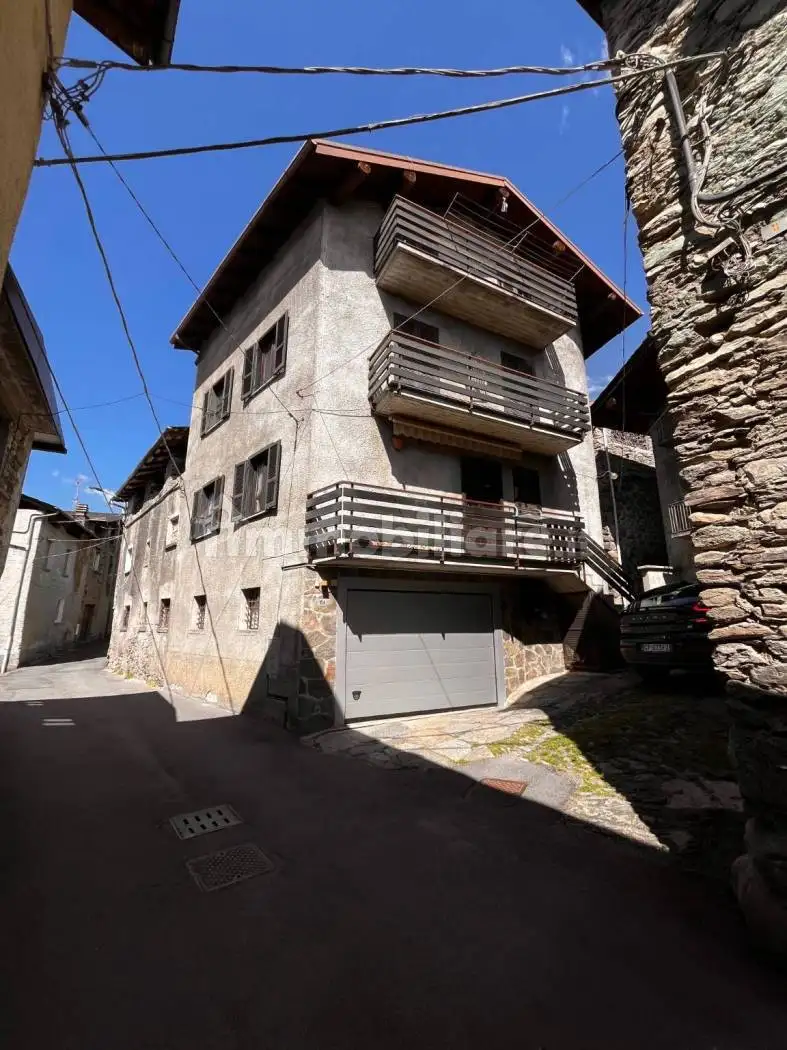Terratetto unifamiliare via Dusone 154, Centro, Berbenno di Valtellina