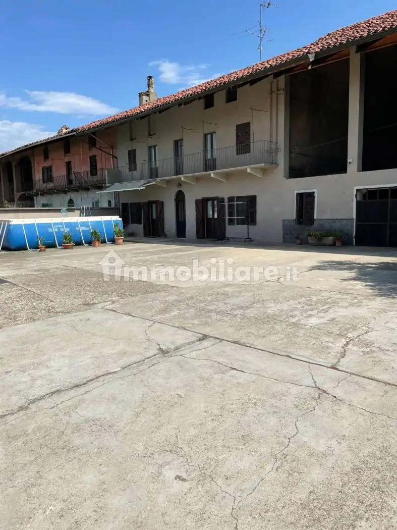 Palazzo - Edificio in vendita a Saluggia