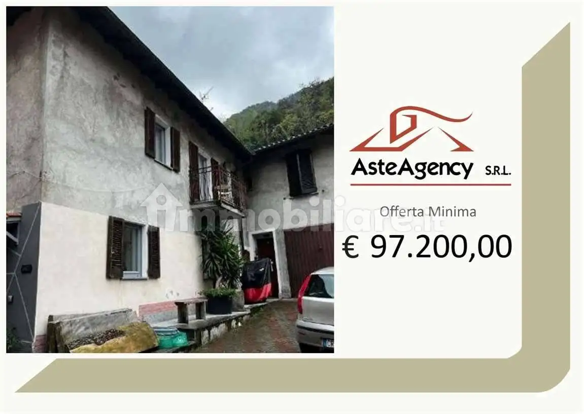 Casa indipendente in asta a Bisuschio