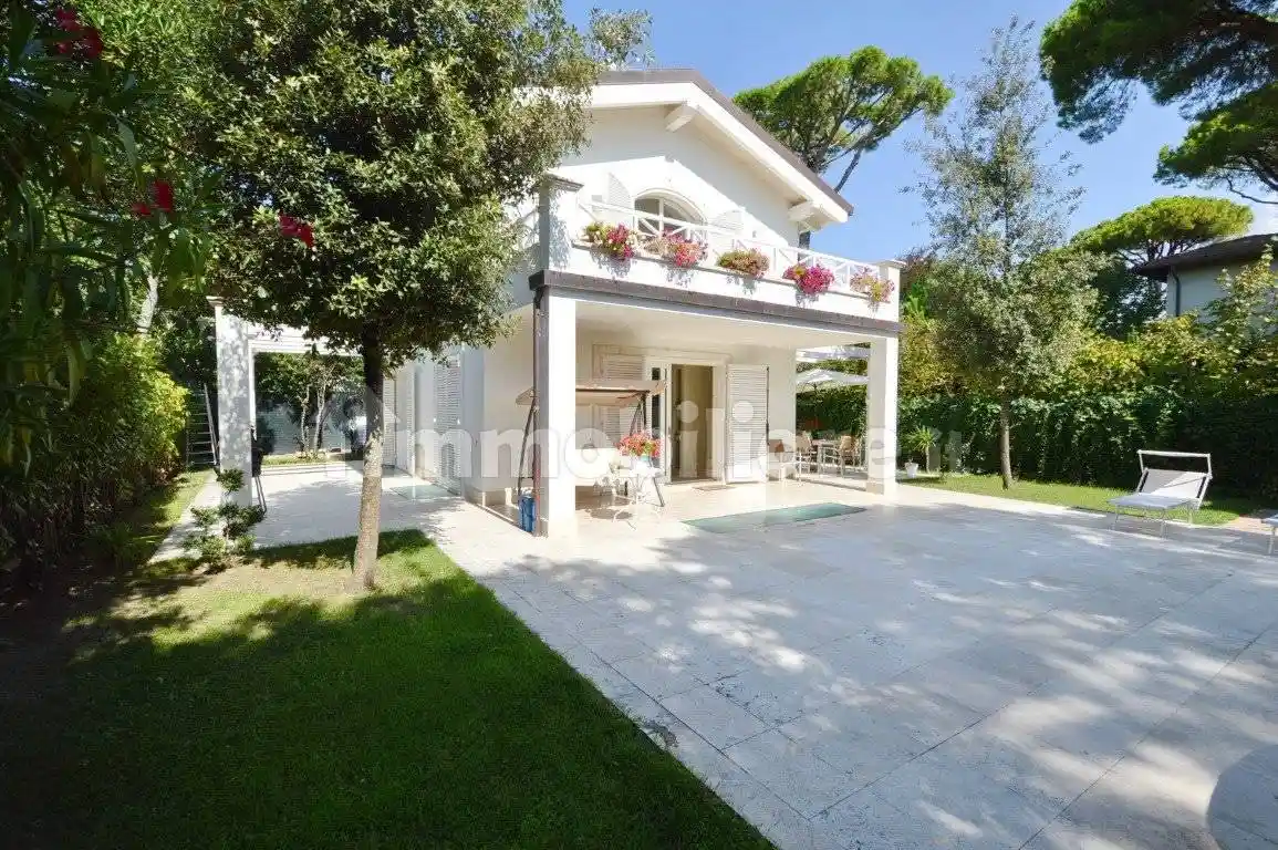 Villa in vendita a Forte dei Marmi