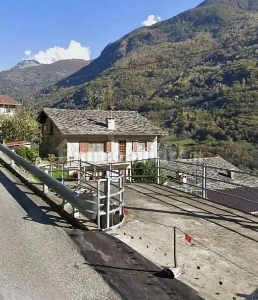 Villa in vendita a Perloz