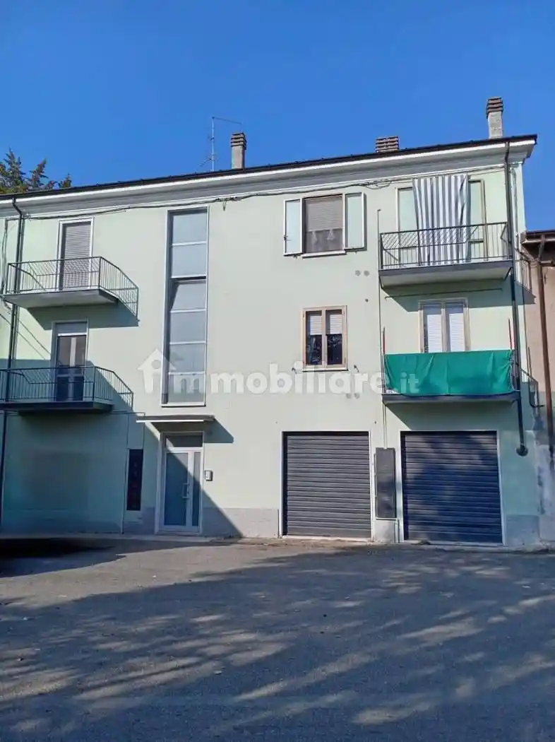 Palazzo - Edificio in vendita a Monticelli d'Ongina