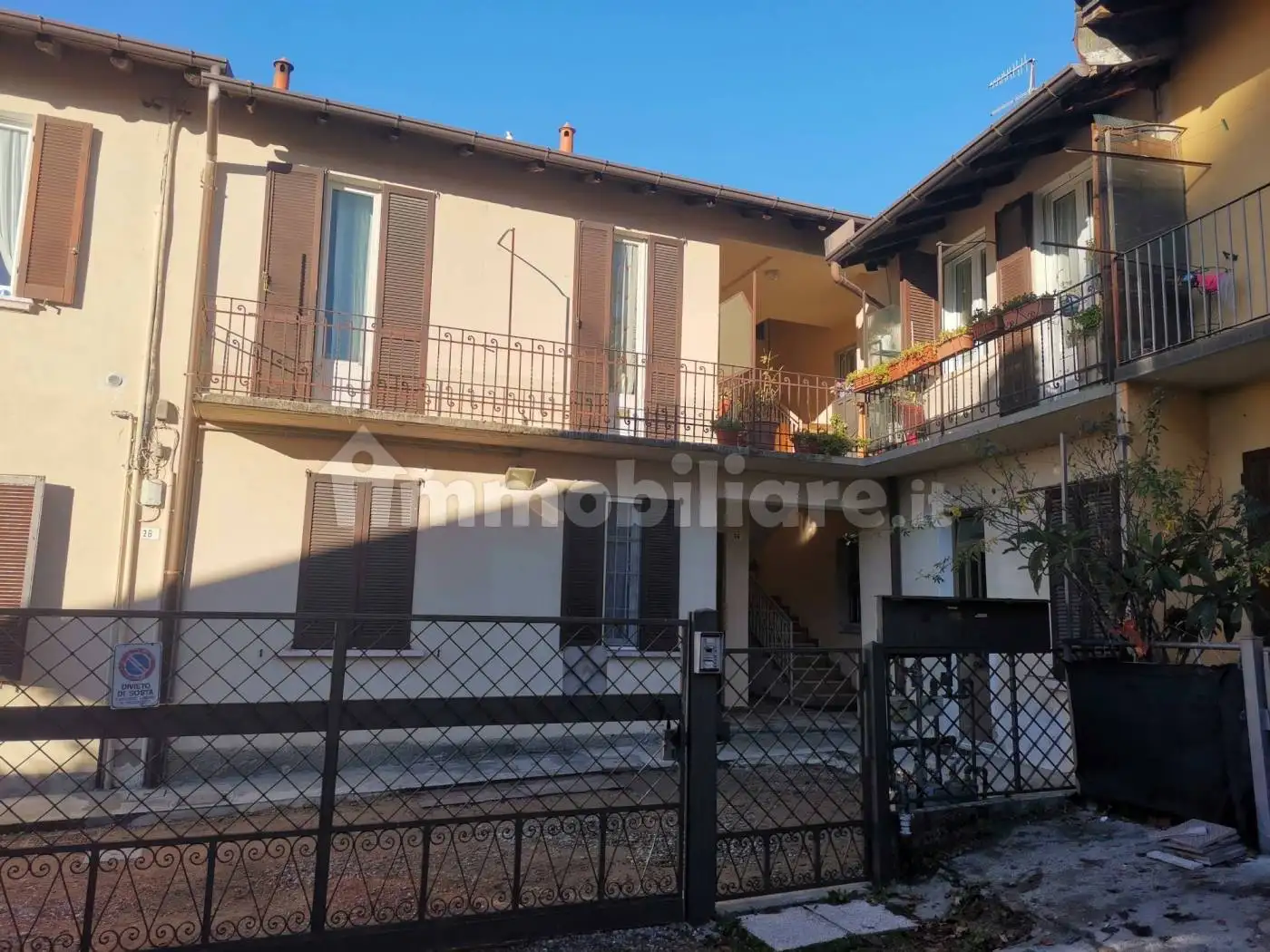 Appartamento in vendita a Buguggiate