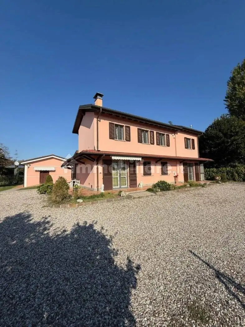 Villa in vendita a Imola