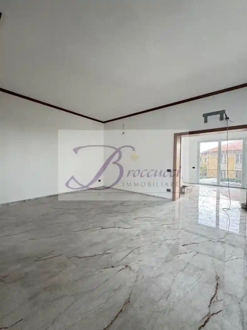 Quadrilocale ottimo stato, piano terra, Casbeno, Varese - foto 2