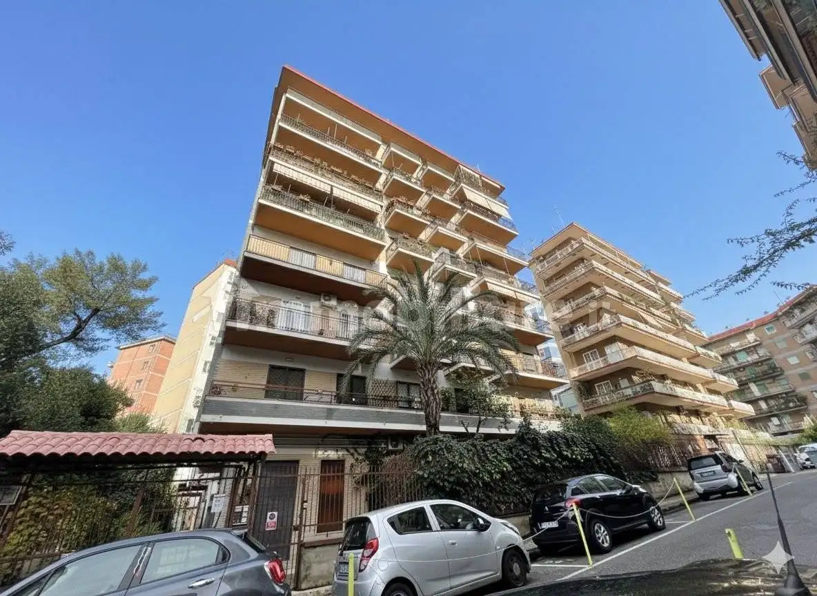 Appartamento in vendita a Napoli
