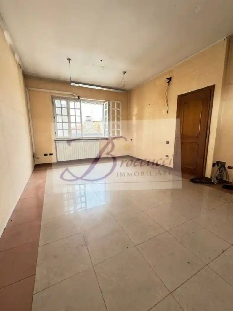 Trilocale buono stato, secondo piano, Casbeno, Varese - foto 2