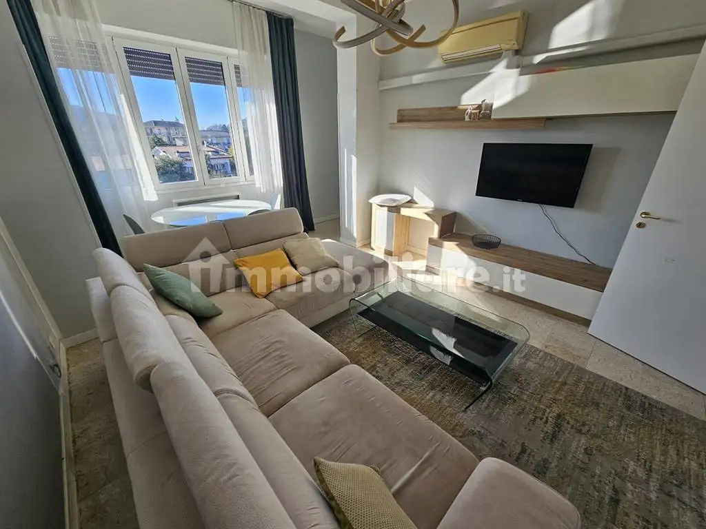 Appartamento in affitto a Lipomo