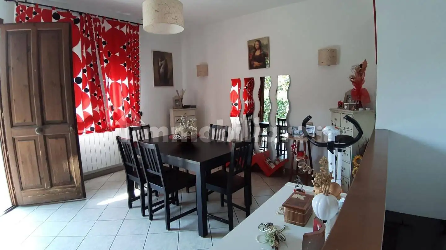 Appartamento in vendita a Capraia e Limite