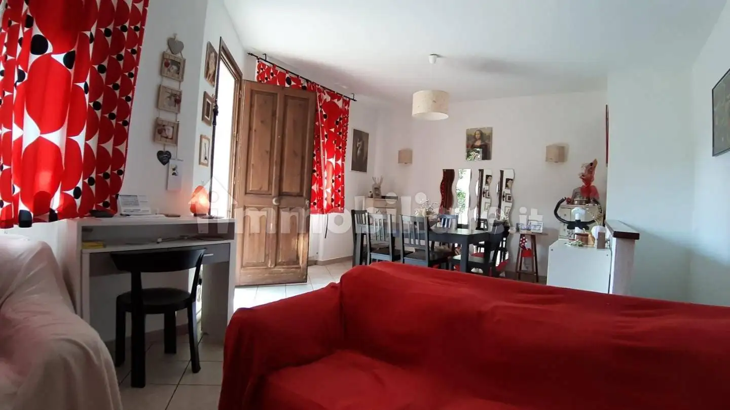 Appartamento buono stato, piano terra, Capraia e Limite - foto 2