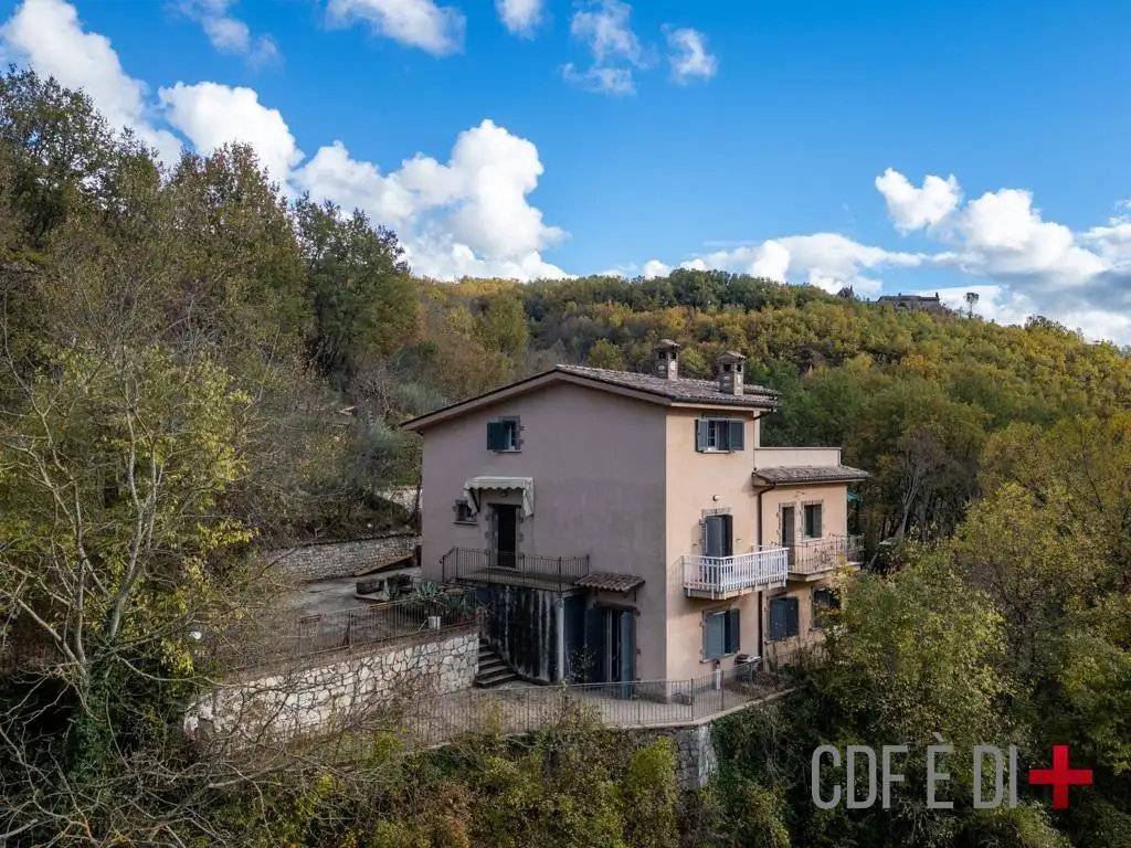 Villa in vendita a Rivodutri