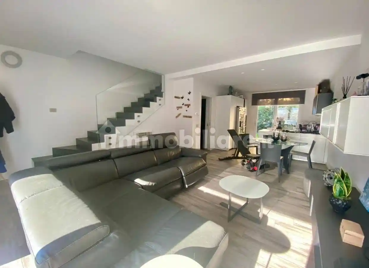 Villa plurifamiliare via Urini, Capriolo - foto 3