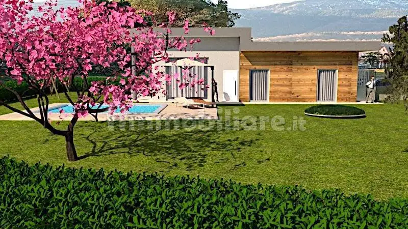 Villa in vendita a Colico