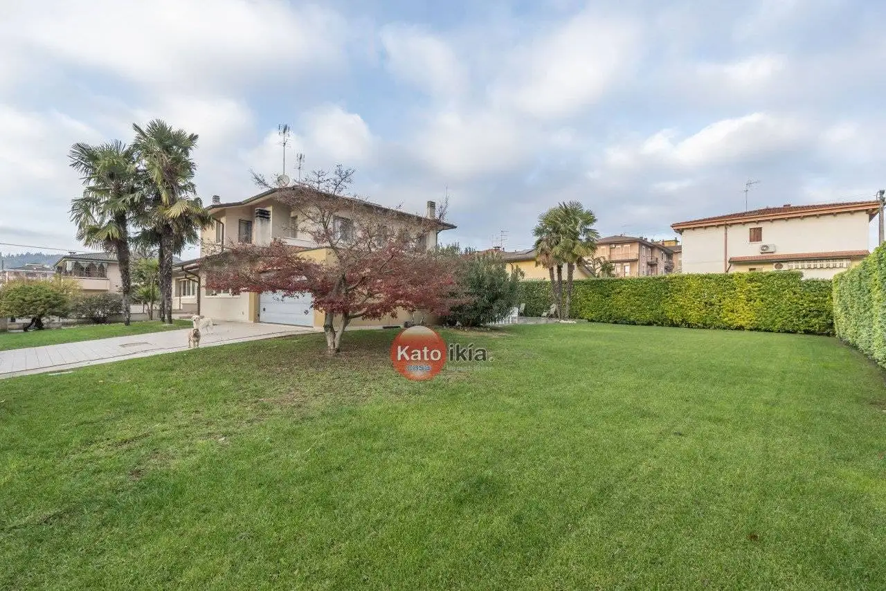 Villa bifamiliare, ottimo stato, 300 m², Centro, Creazzo - foto 2