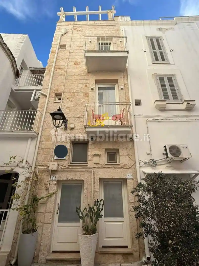 Palazzo - Edificio in vendita a Monopoli