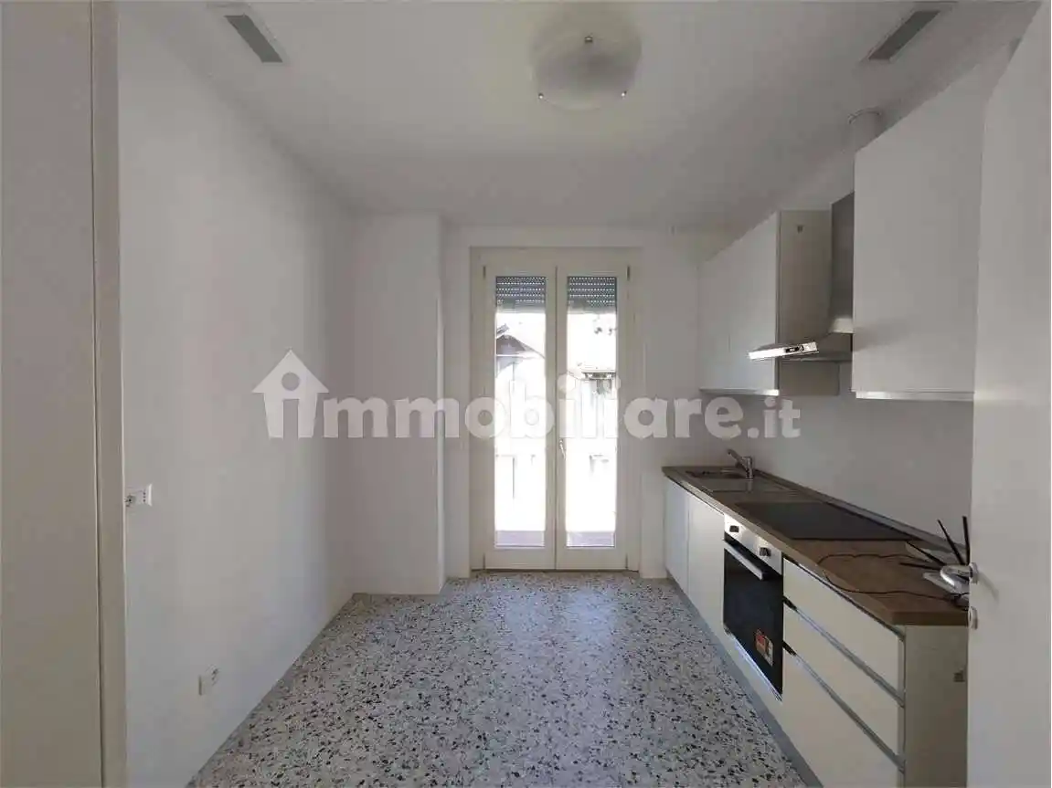 Trilocale via Montello, Montello, Varese - foto 4