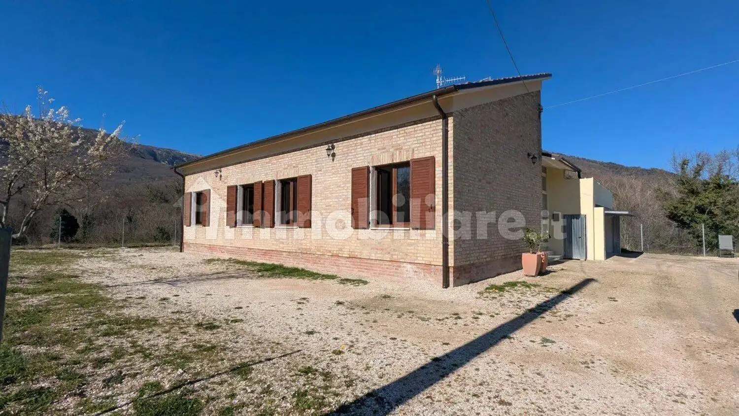 Villa in vendita a San Ginesio