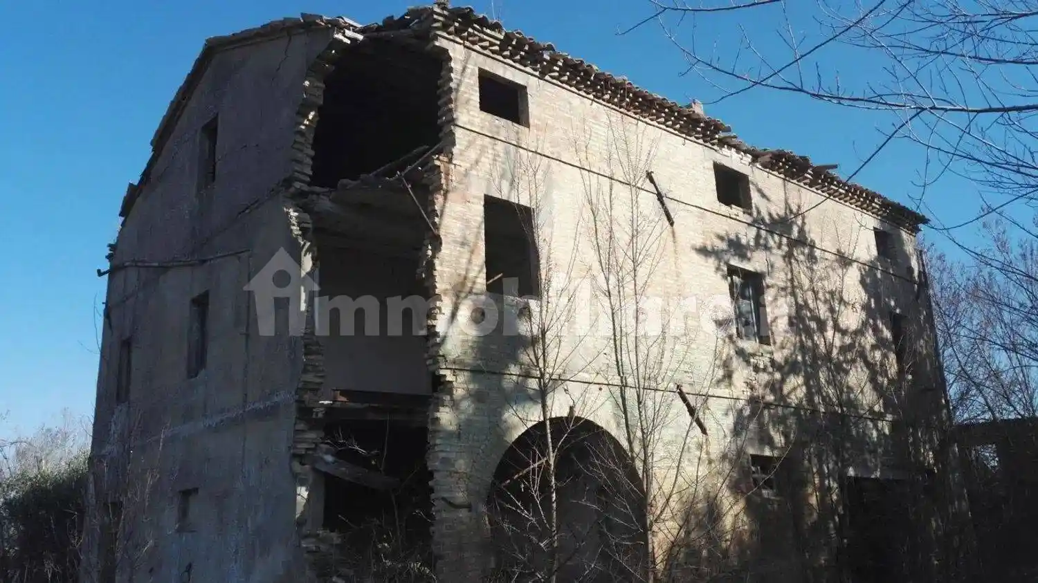 Rustico - Casale in vendita a Cingoli