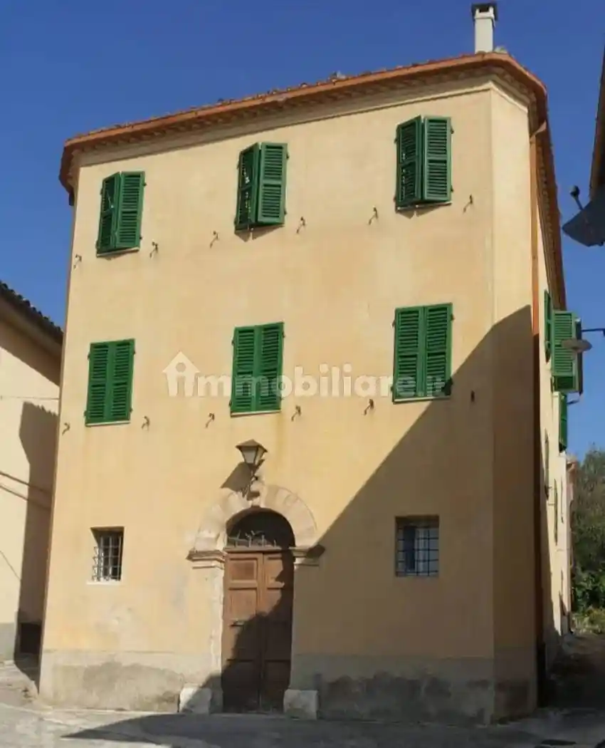 Villa in vendita a San Severino Marche