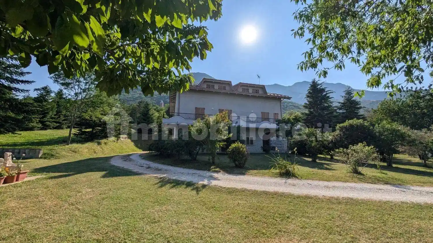 Villa in vendita a Sassoferrato
