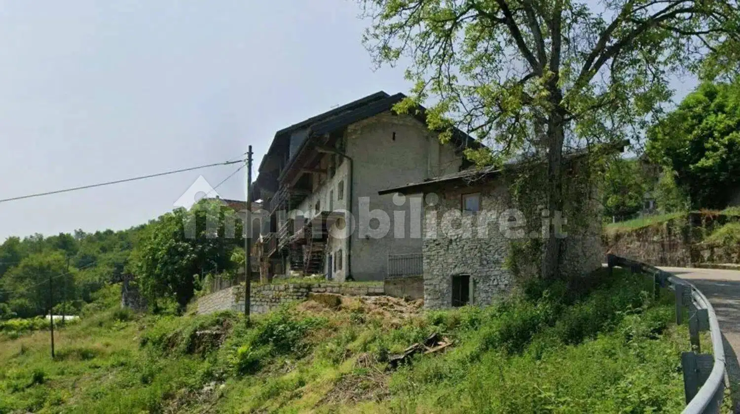 Villa in vendita a Valbrenta