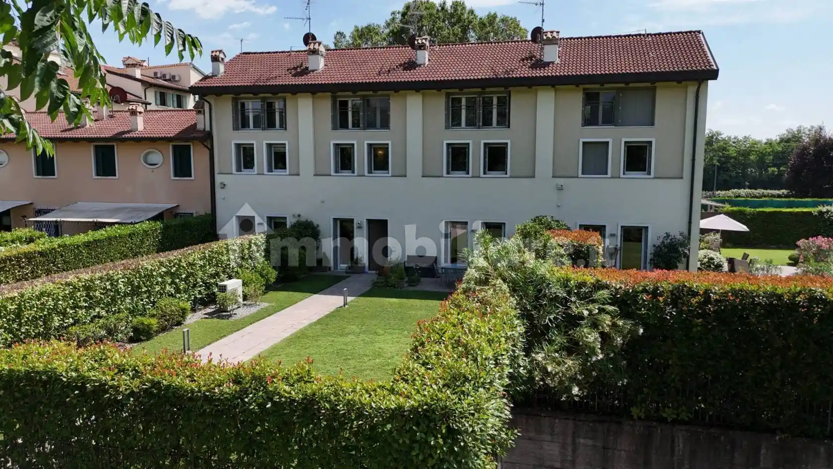 Terratetto unifamiliare Lungadige Attiraglio 44, Parona, Verona - foto 2