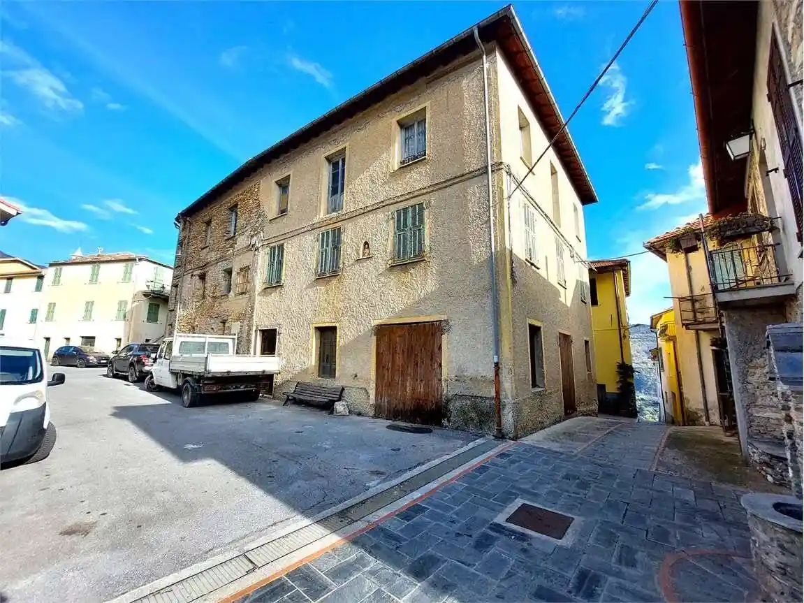 Terratetto unifamiliare piazza Vittorio Veneto, 9, Leverone, Borghetto d'Arroscia - foto 2