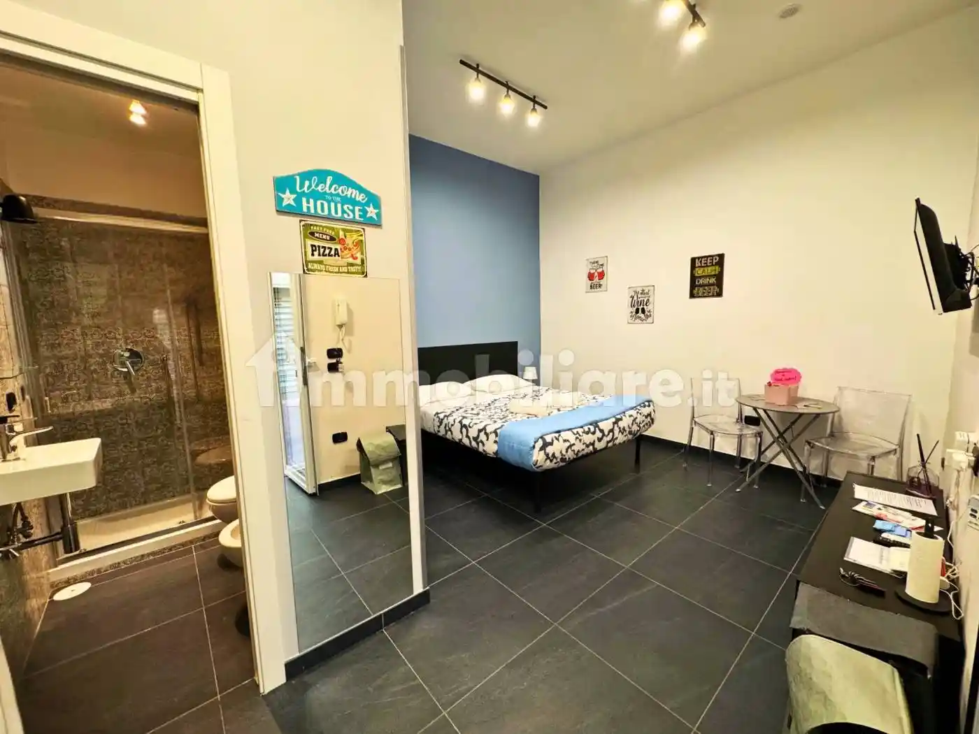 Bilocale via Gesù e Maria 23, Monte Santo, Napoli - foto 2