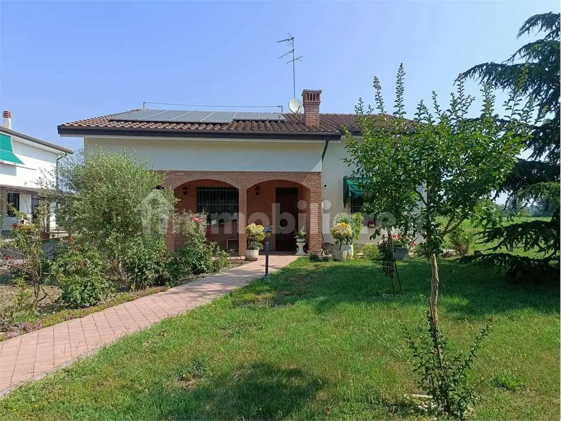 Villa in vendita a Tresignana