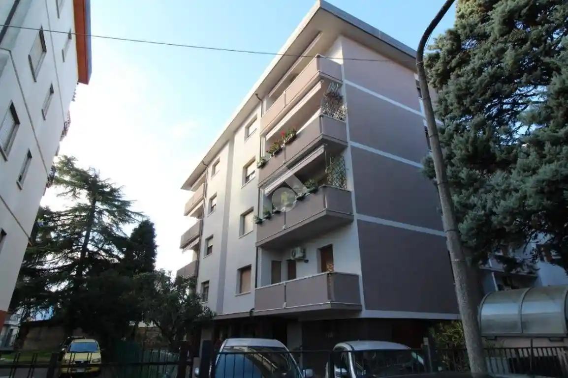 Trilocale via Valeggio sul Mincio 9, San Bortolo, Vicenza - foto 4