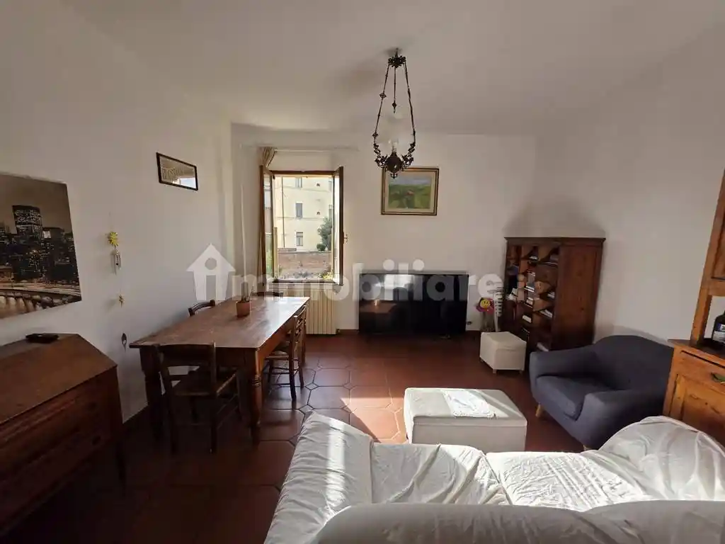 Appartamento buono stato, quarto piano, Porta Romana, Siena - foto 2