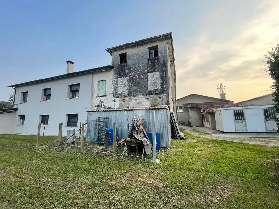 Villa plurifamiliare, da ristrutturare, 238 m², Centro, Cittadella - foto 3