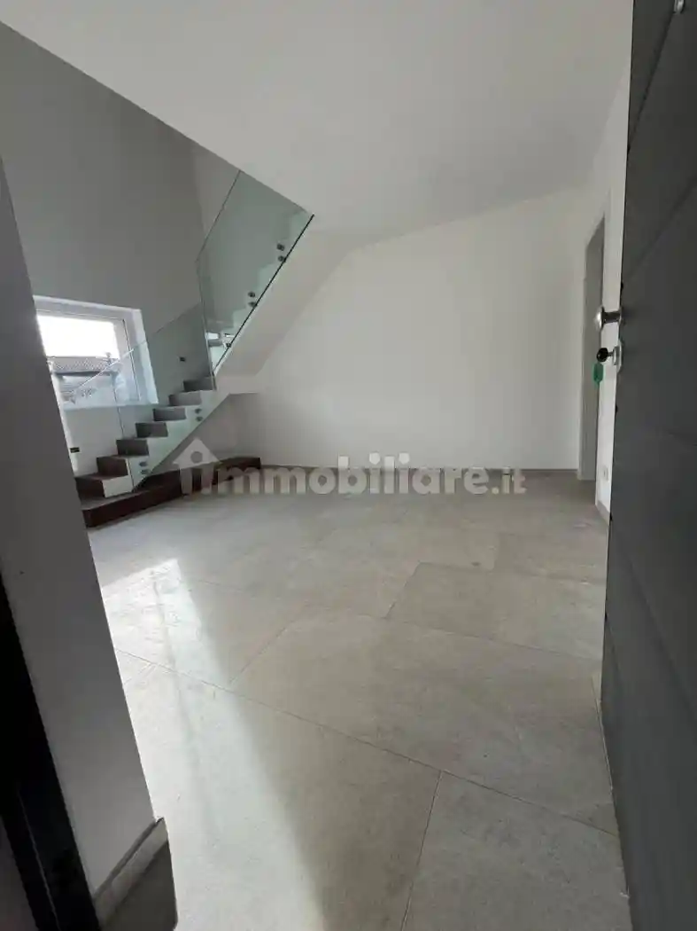 Trilocale via San Pietro, Centro, Cantello - foto 2