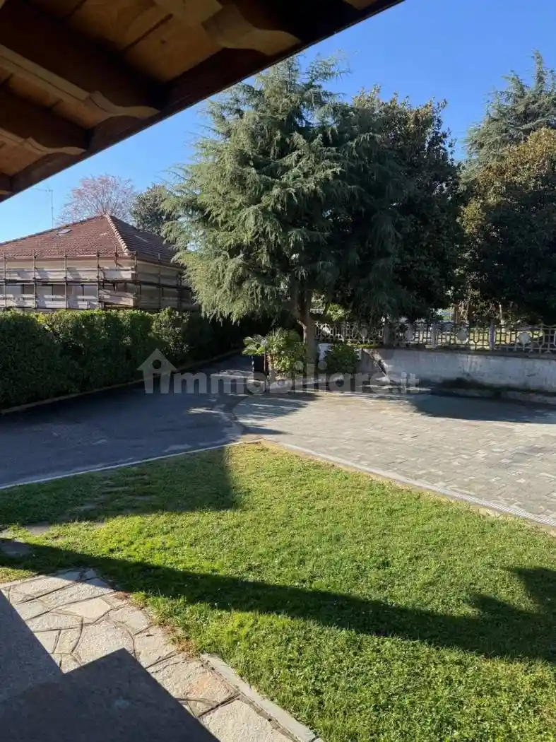 Quadrilocale via Emilio Perotto 15, Centro Storico, Rivoli - foto 2