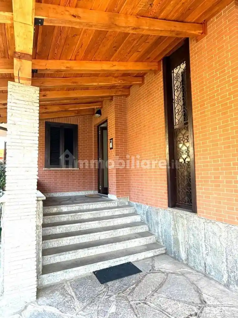 Quadrilocale via Emilio Perotto 15, Centro Storico, Rivoli - foto 4