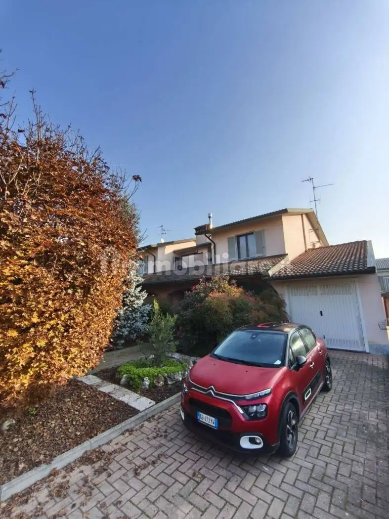 Villetta a schiera in vendita a Valle Salimbene