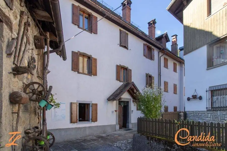 Casa indipendente in vendita a Prato Carnico
