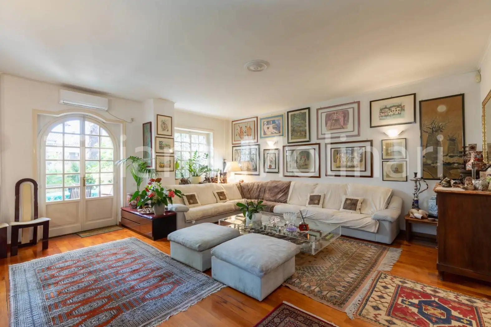 Villa plurifamiliare in vendita a Roma