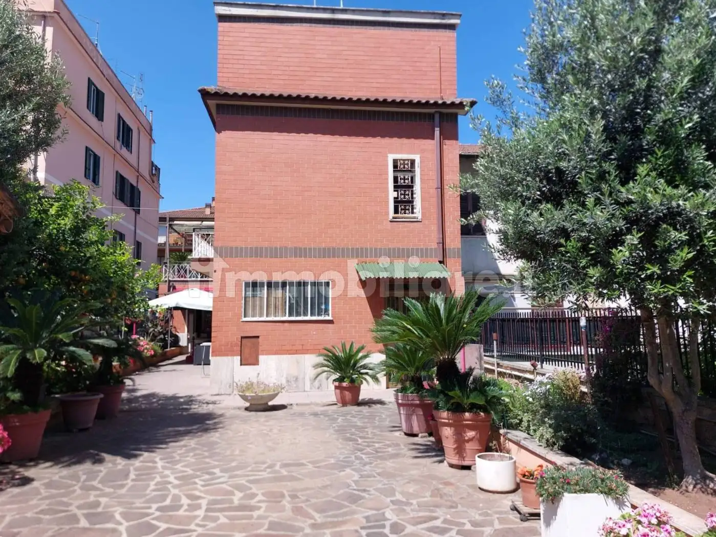 Villa bifamiliare in vendita a Roma
