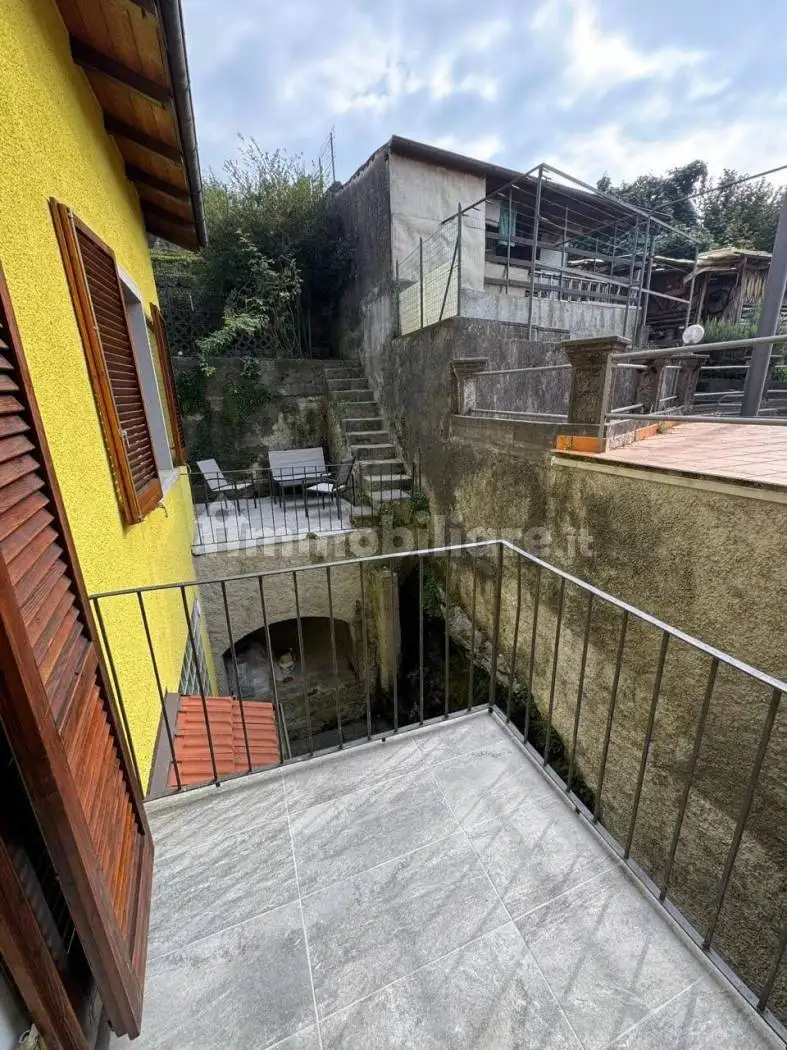 Casa indipendente in affitto a Verbania
