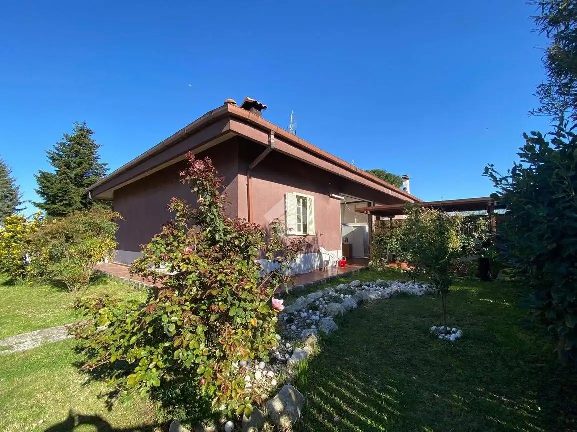 Villa plurifamiliare via del cerreto 1, Centro, Fabrica di Roma - foto 2