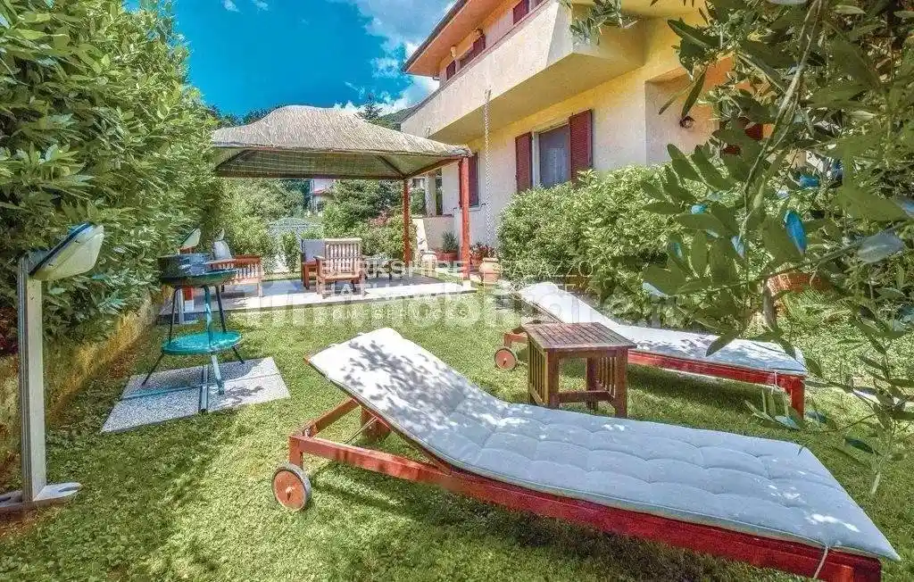 Villa in vendita a Camaiore