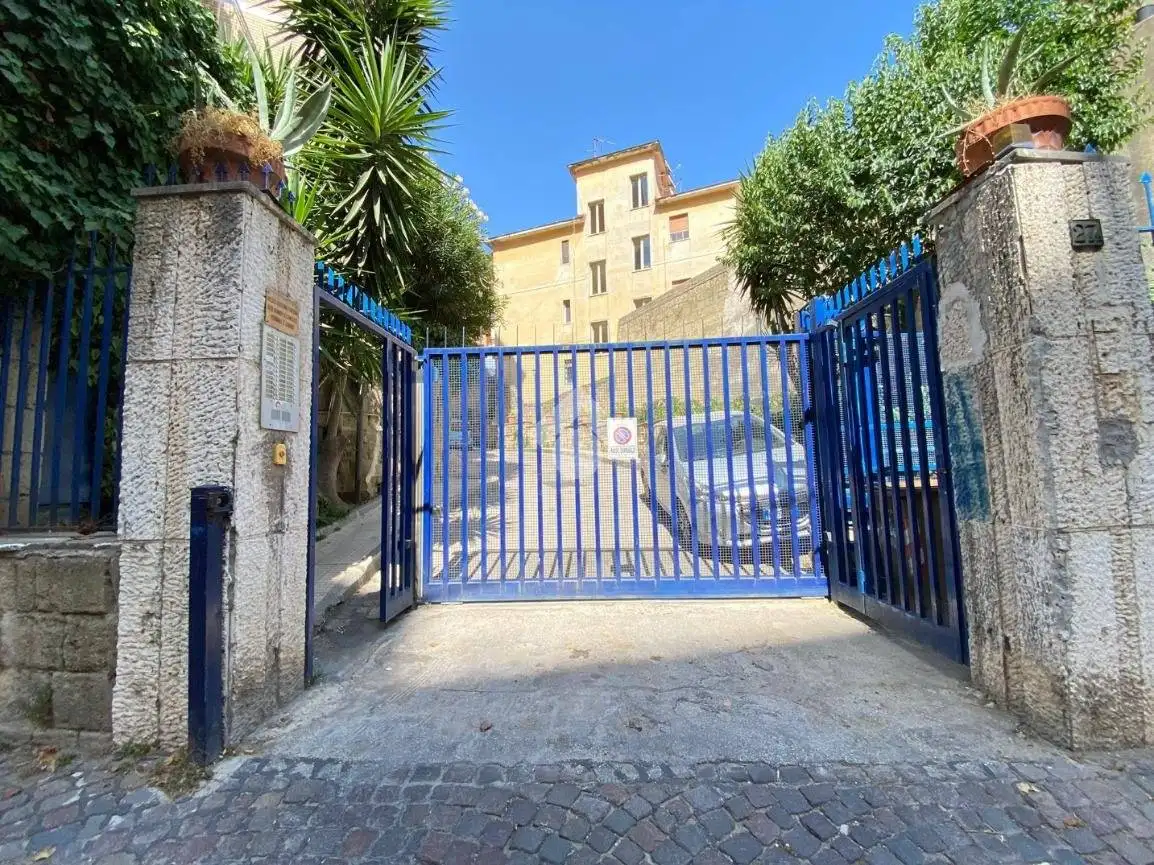 Appartamento in vendita a Napoli