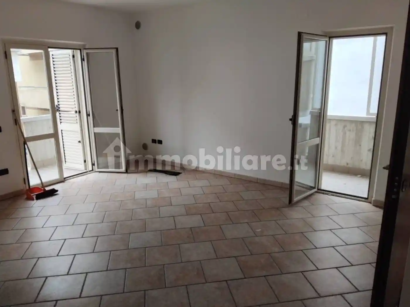 Trilocale via Giuseppe Garibaldi, Centro, Alba Adriatica - foto 2