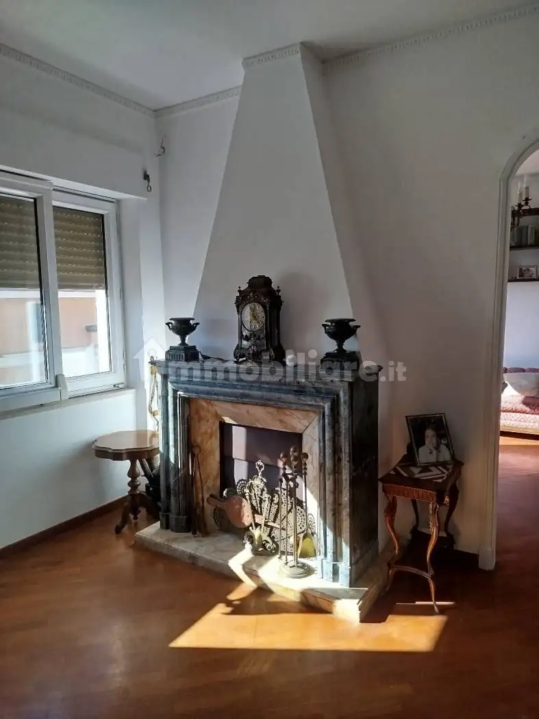 Appartamento via Torquato Tasso 113, Piazza Amedeo - Parco Margherita, Napoli