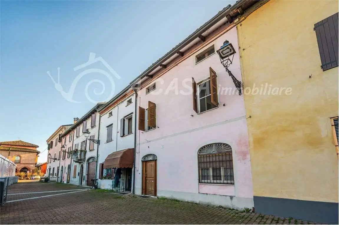 Casa indipendente in vendita a Polesine Zibello